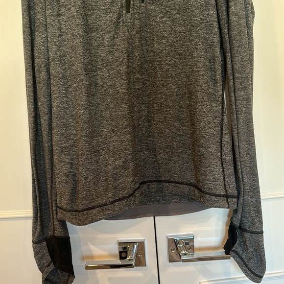 Lululemon Heathered Black 1/2 Zip Pullover Sweatshirt Zippered Pocket Size M - Picture 3 of 11